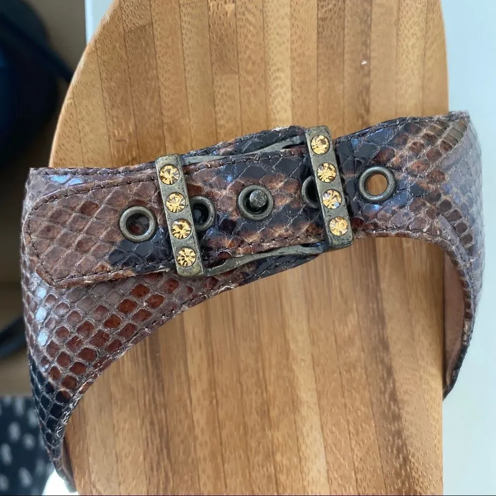UNISA brown snakeskin & diamonds wood  sandals 10